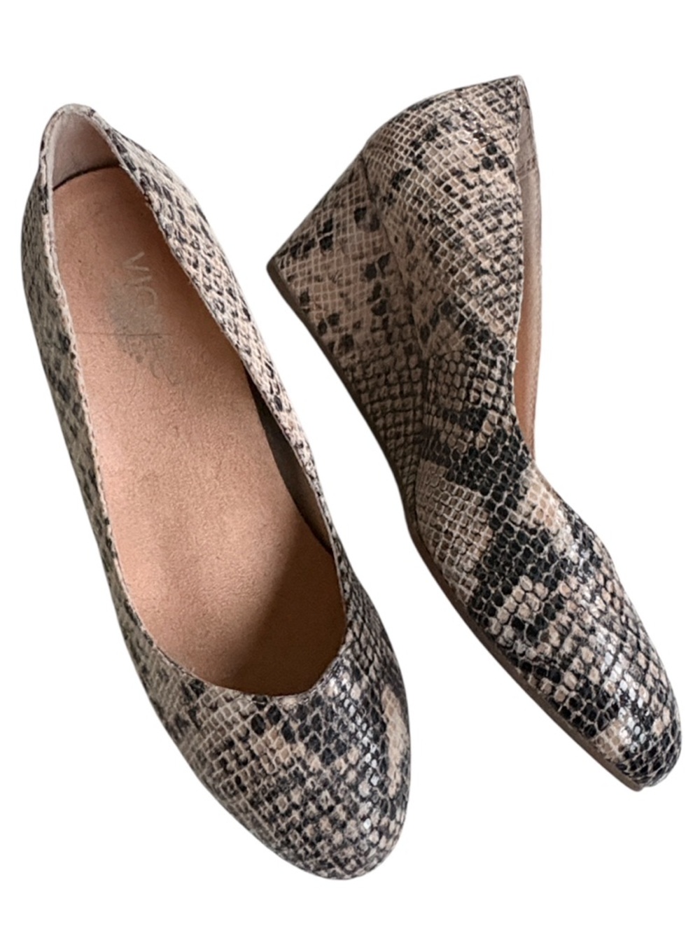EUC Vionic Leather Antonia Wedges Snakeskin Size 8